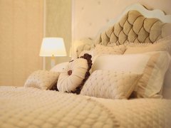 床被子单子枕头都严选柔软的优秀材质，并定期由保姆清洗晾晒